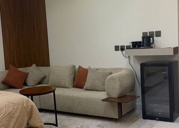 استديو بسرير ماستر ودخول ذاتي  
