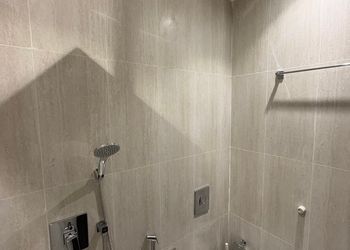 استديو بأثاث مريح وبسيط 