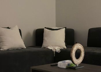 شقة بغرفتين نوم وصالة أنيقة