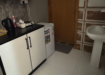 شقة بغرفة نوم وصالة ودخول ذاتي