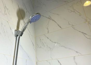 استديو هادئ بسرير ماستر