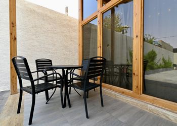 شاليه بمسطح اخضر