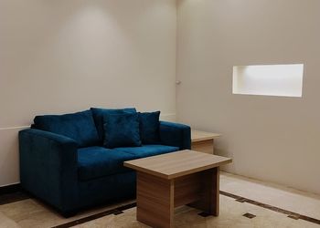استديو بسرير ماستر وجلسة جانبية 