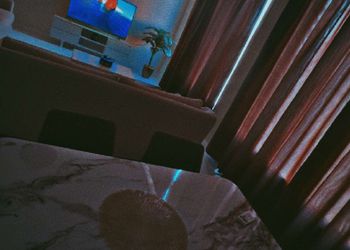 شقة بصالة جلوس ودخول ذاتي