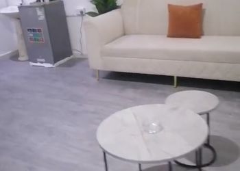 استديو بسرير ماستر وجلسة جانبية 