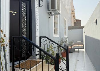 شقة بغرفتين نوم وصالة