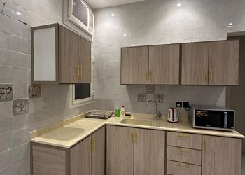 شقة بغرفة جلوس وغرفتين نوم 