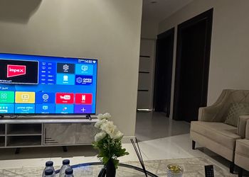 شقة بدخول ذاتي وصالة مريحة 