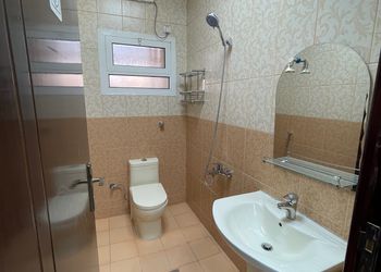 استديو بأسرة مفردة وأثاث مريح