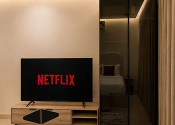 استديو هادئ بسرير ماستر
