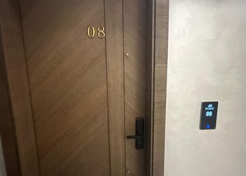 استديو بسرير ماستر وجلسة جانبية