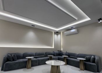 شاليه بتصميم أنيق ومسبح خارجي 