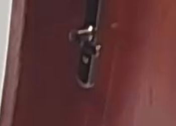 شقة بغرفة وجلسة خارجية قرب البحر