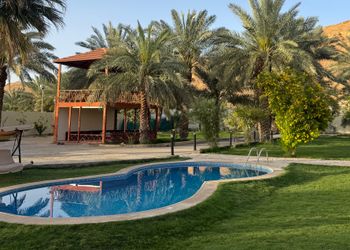 مزرعة بجلسة خارجية وأجواء ممتعة