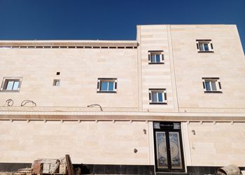 شقة بغرفتين نوم وصالة