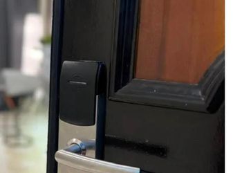 استديو بسرير ماستر وجلسة جانبية