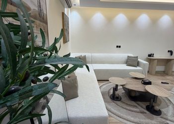 شاليه بمسطح اخضر ومجلس