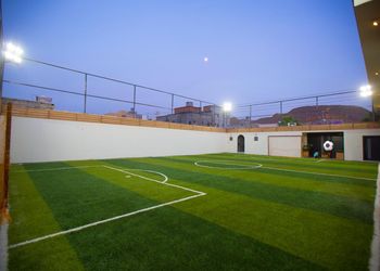 استراحة بإطلاله على حديقه ومسبح