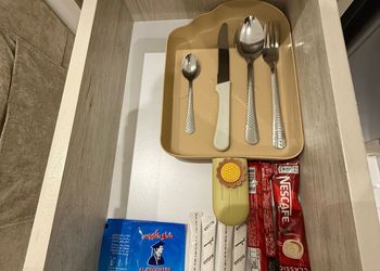 استديو بسرير ماستر وجلسة جانبية