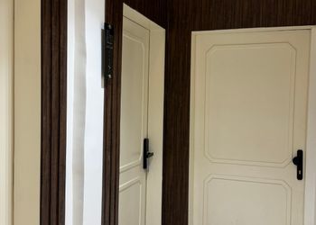 استديو بأثاث مريح وبسيط 