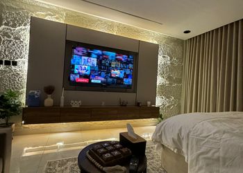 استديو هادئ بدخول ذاتي 