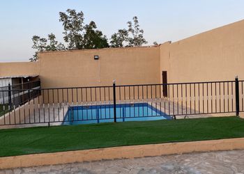 استراحة بمسطح اخضر وجلسة