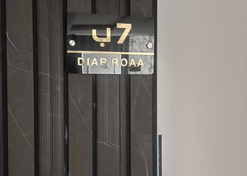 استديو بسرير ماستر وجلسه جانبيه