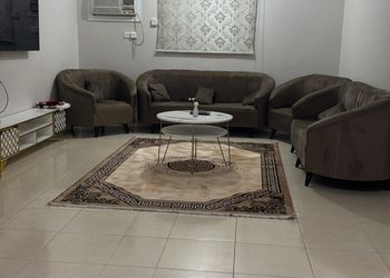 شقة بغرفتين نوم وصالة 