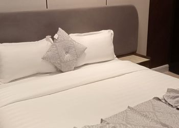 استديو بسرير ماستر وجلسة جانبية 