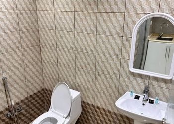 استديو بسرير ماستر وجلسة جانبية