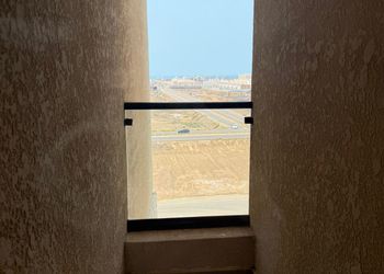 شقة بغرفة نوم ودخول ذاتي 