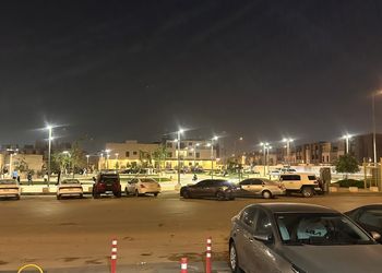 شقة بصالة ومجلس وغرفتين نوم 