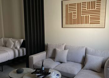استديو بدخول ذاتي وتصميم هادئ 