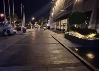شقة بغرفة معيشة وغرفتين نوم 
