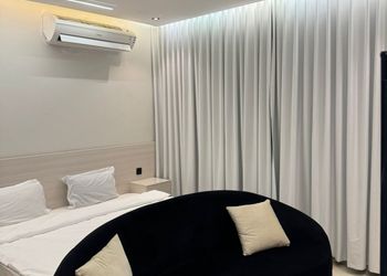 استديو بسرير ماستر