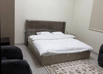 استديو بسرير ماستر وجلسة جانبية
