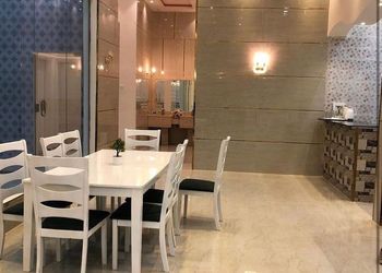 شالية بمجلس مطل على المسبح 