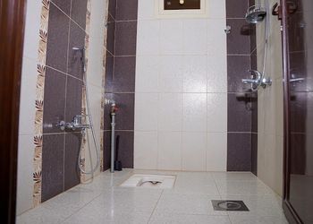 استديو بسرير ماستر وجلسه جانبيه