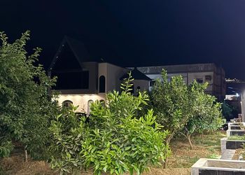 شالية بمزرعة وجلسات خارجية