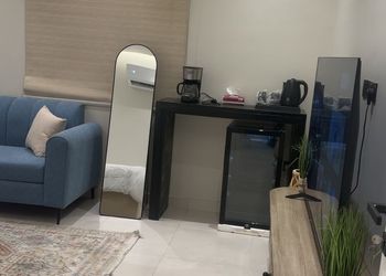 استديو بسرير ماستر وجلسة جانبية 
