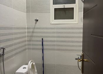استديو بأثاث مريح وبسيط 