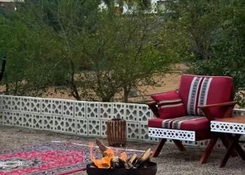 مزرعة ببيت شعر وجلسات خارجية