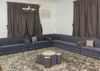شقة بغرفتين نوم وصالة 