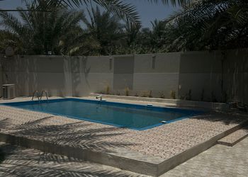 شالية بجلسة خارجية و مسبح خارجي