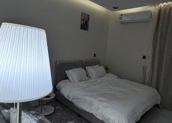 استديو هادئ بدخول ذاتي 