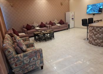 شاليه بملحق خارجي وجلسة خارجية 