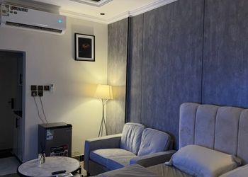 استديو بسرير ماستر وجلسة جانبية 