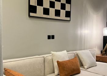 استديو بسرير ماستر وجلسة جانبية 
