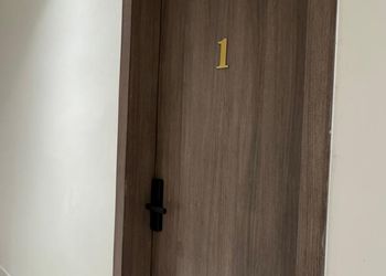 استديو بسرير ماستر وجلسة جانبية