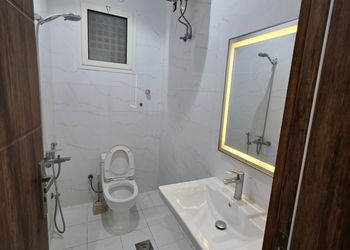 شقة بغرفتين نوم وصالة